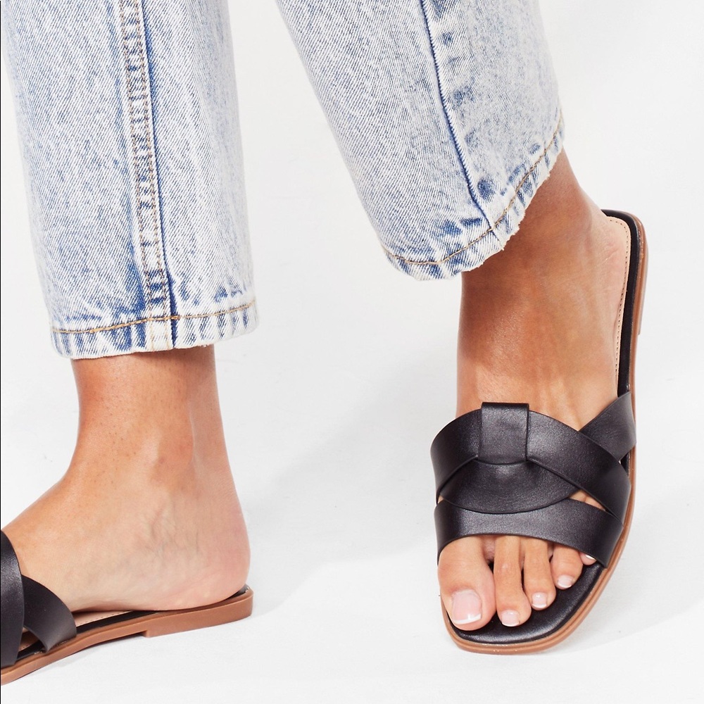 ɴᴀꜱᴛʏ ɢᴀʟ • Sandals